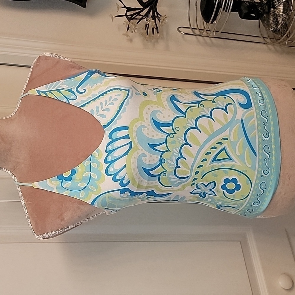 B. Moss Criss-Cross Halter Top Size Jr M